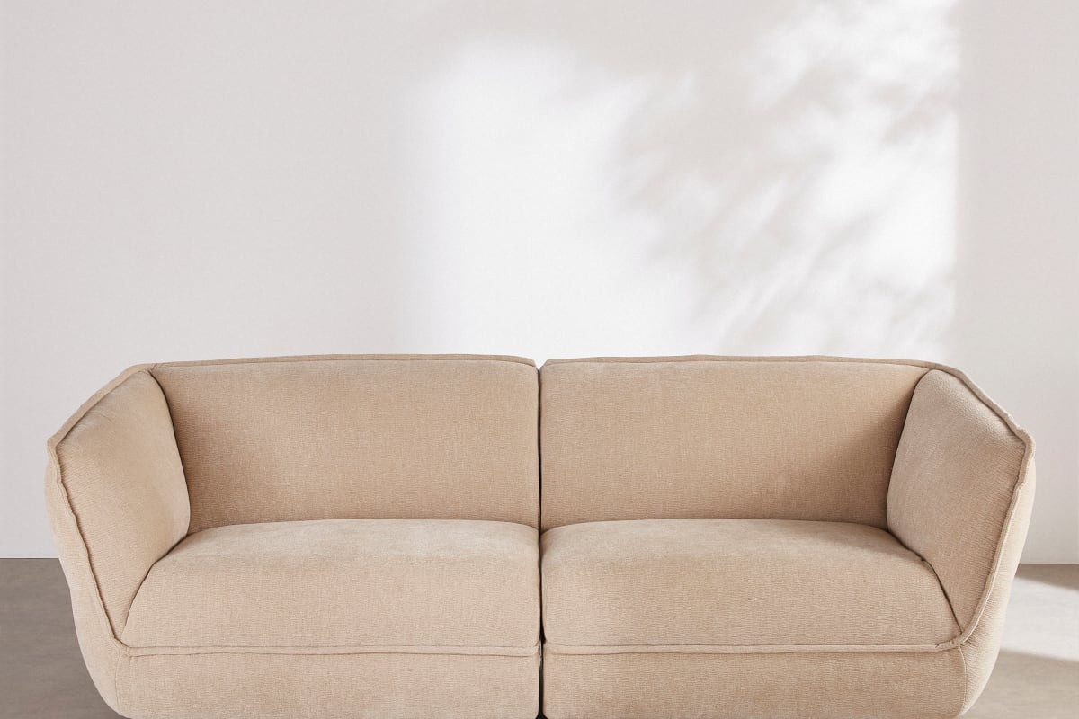 Vista frontale del divano Crush in tessuto testurizzato beige