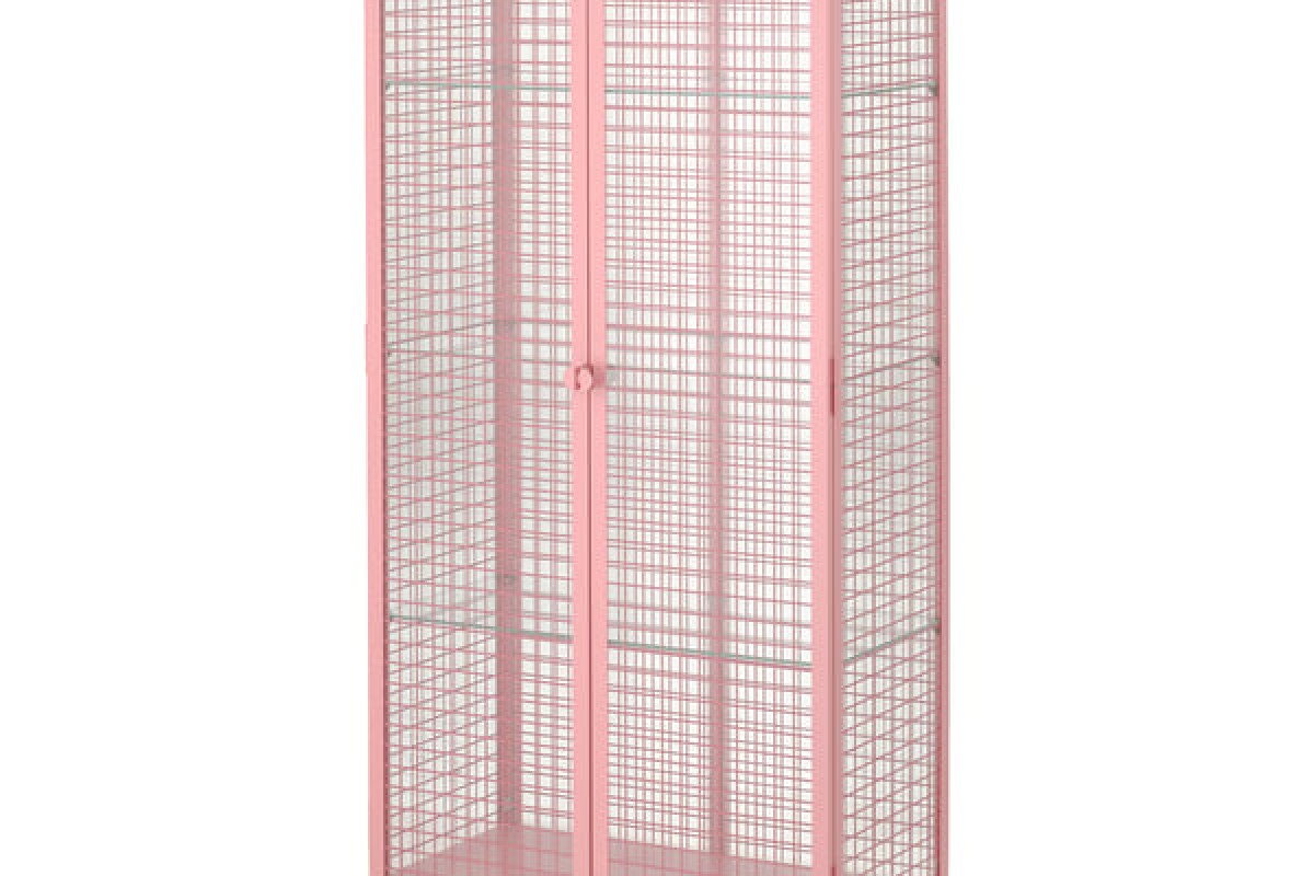 Vetrina IKEA PS 2026 rosa chiaro fotografata su fondo neutro