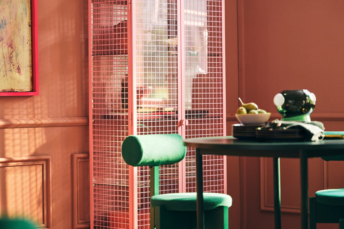 Tavolo rotondo IKEA in una zona pranzo compatta