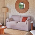 Specchio ORSO Maisons du Monde in mango su una parete del soggiorno
