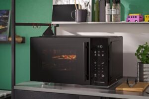 IKEA libera il piano cucina con il microonde GÅTEBO che frigge ad aria e cuoce al grill