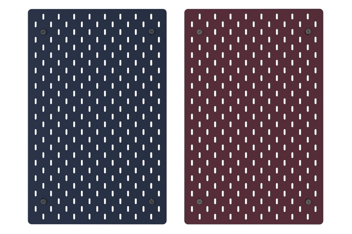 I due lati grigio blu e lilla rosso del pannello IKEA SKÅDIS