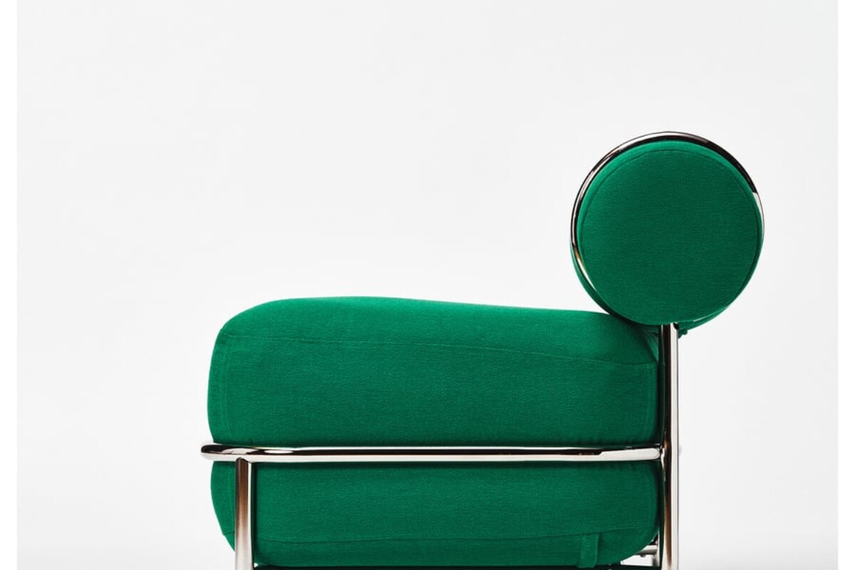 Dettaglio della seduta gonfiabile verde della poltrona IKEA PS 2026