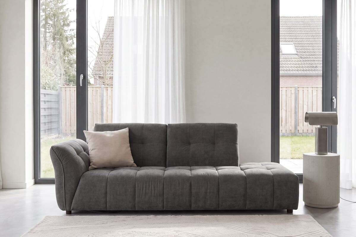 Maisons du Monde allunga la seduta del nuovo divano Robin da 60 a 93 centimetri