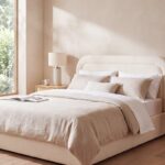 Letto contenitore Maisons du Monde BULDOS in bouclé écru in una camera luminosa