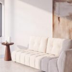 Divano ROBIN beige di Maisons du Monde ambientato in un soggiorno contemporaneo