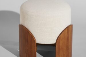 Una seduta in più in 43 centimetri: il nuovo pouf Natacha di Maisons du Monde